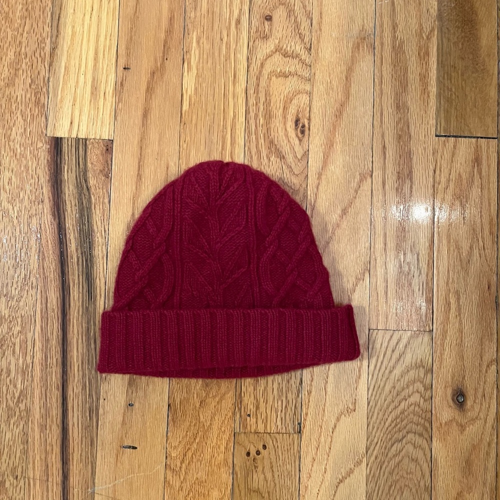 Simons Deep Red Knit 70% lambswool 20% angora Beanie